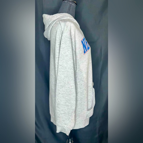 🏈 New England Patriots Gray Hoodie w/ Bottle Opener and Koozie! Men’s Sz M - Picture 2 of 8